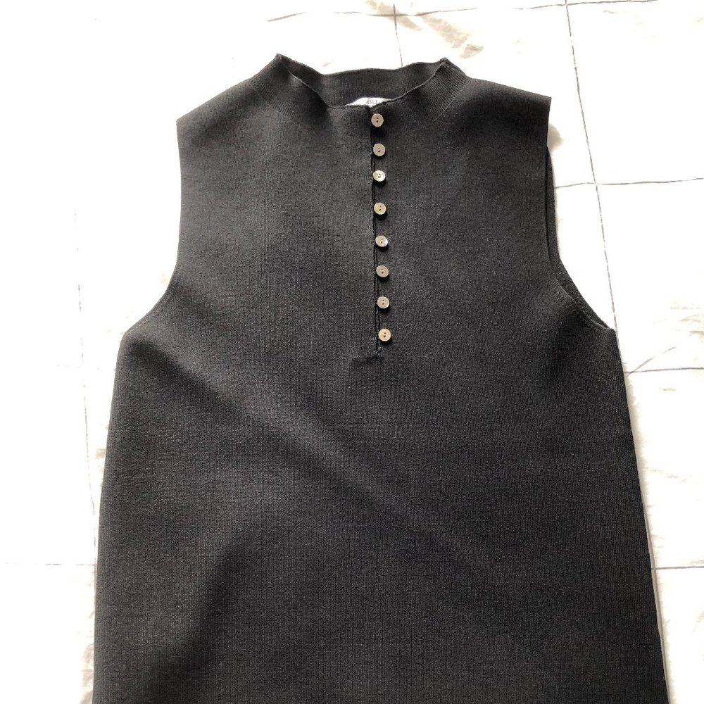 Sleeveless MM Lafleur Top